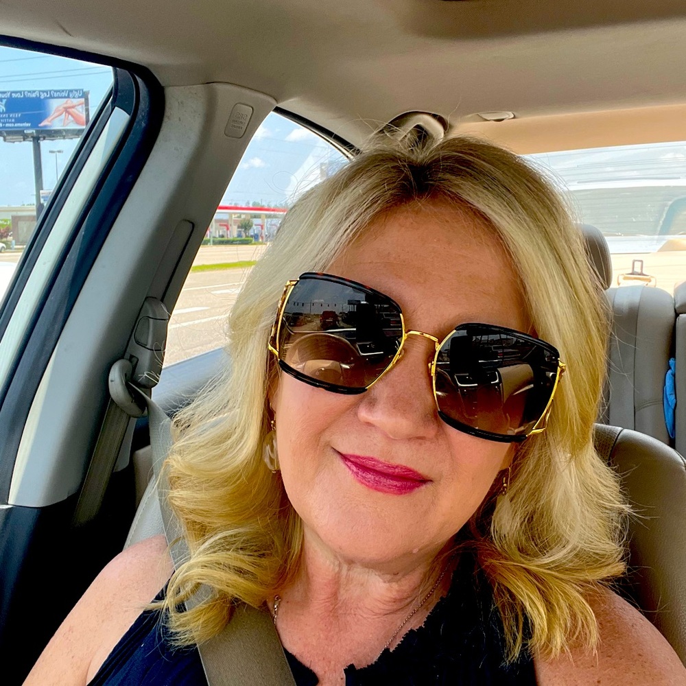 Meet your Posher, Christy